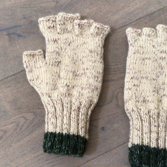 New Sundance Catalog 100% wool fleece lined cloves/ Snowstorm Cliff Gloves - Picture 8 of 10